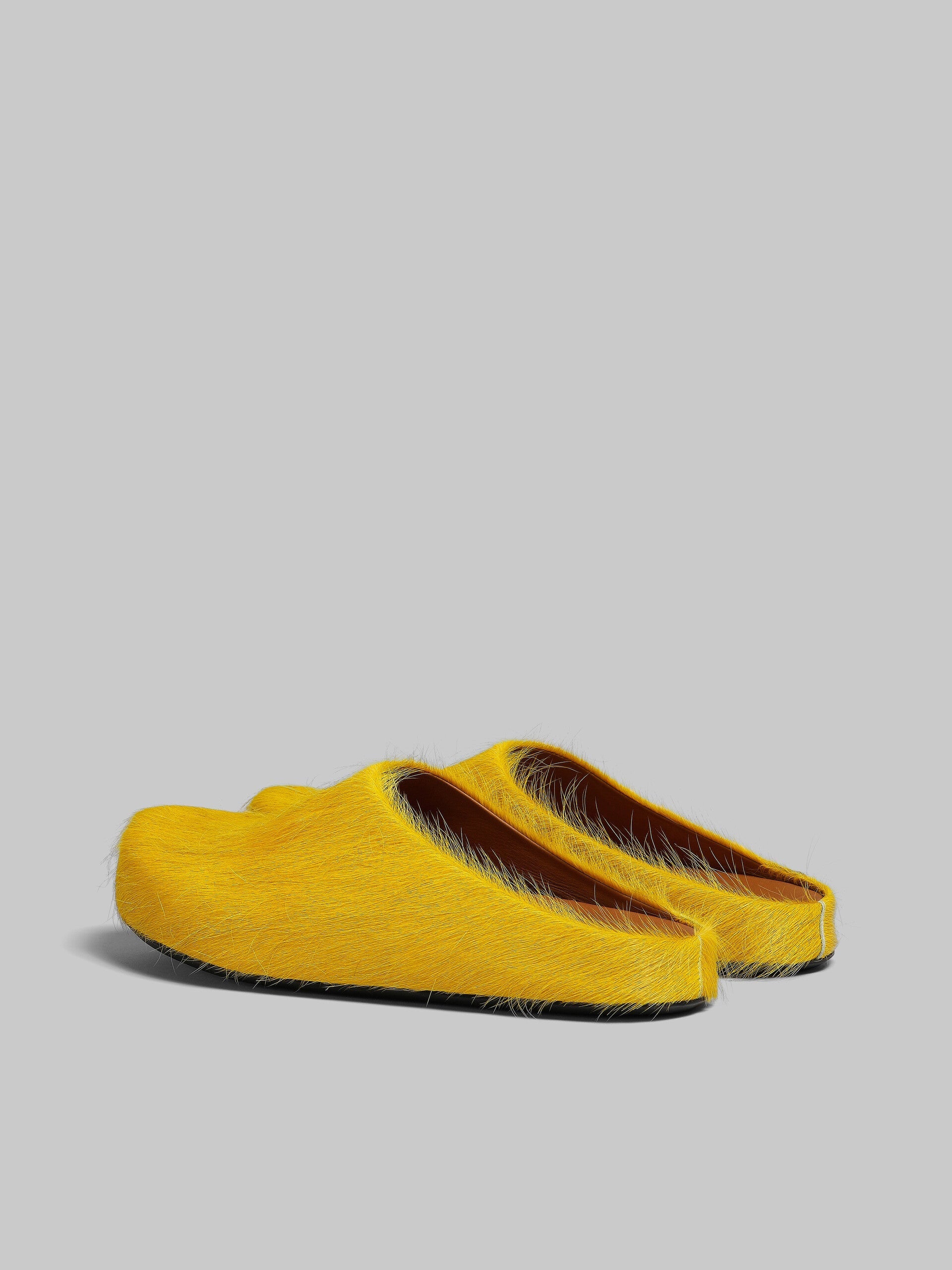 Yellow Fussbett calf-hair slippers