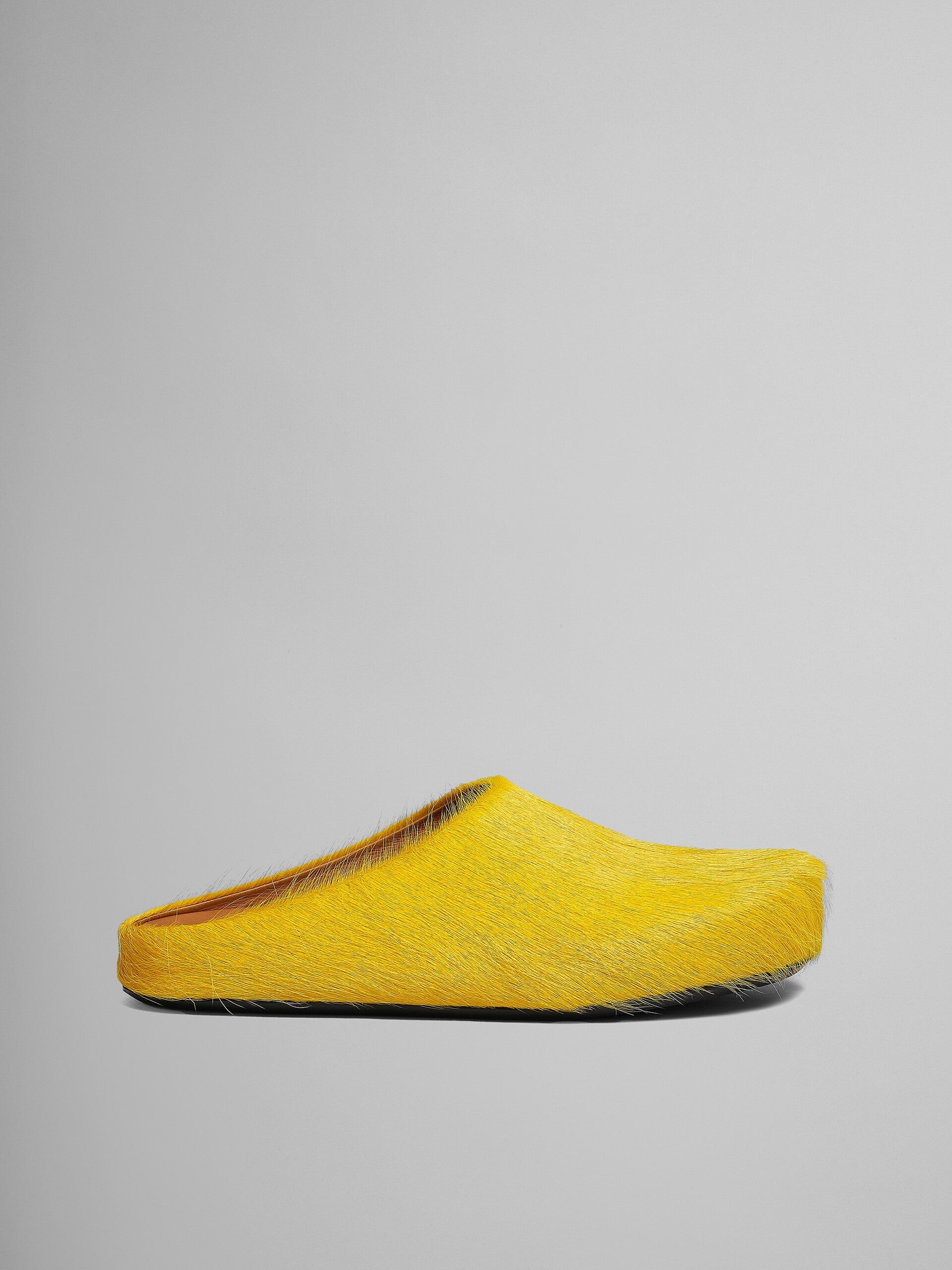 Yellow Fussbett calf-hair slippers